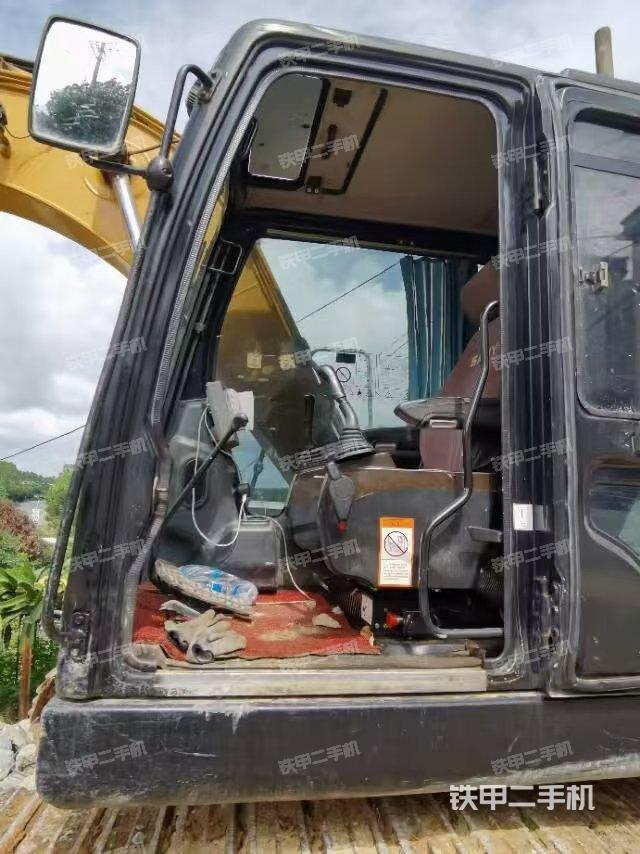 駕駛室整體（整機(jī)外觀）