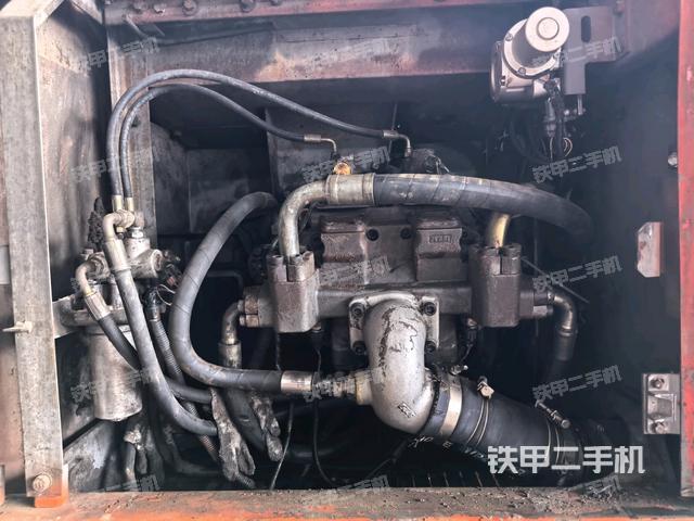 液壓泵斜45?左（大件艙室）