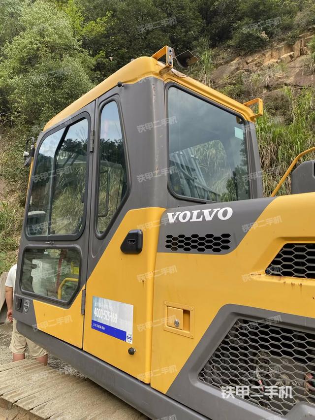 駕駛室左后45度（駕駛室部分）