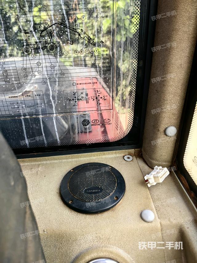 后窗玻璃角标（驾驶室部分）