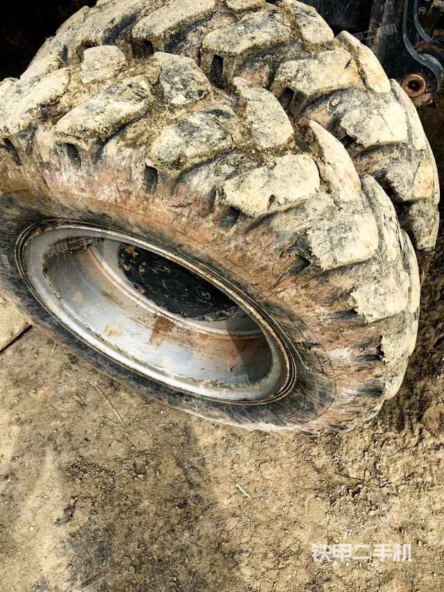 左驱动轮（行走机构）