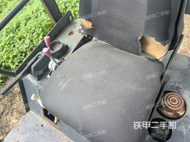 后玻璃角标（压路机驾驶室）