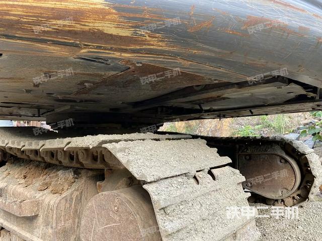 轉(zhuǎn)盤和下車架正前（工作和回轉(zhuǎn)裝置）