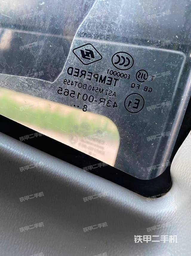 右側(cè)玻璃角標(biāo)（駕駛室部分）