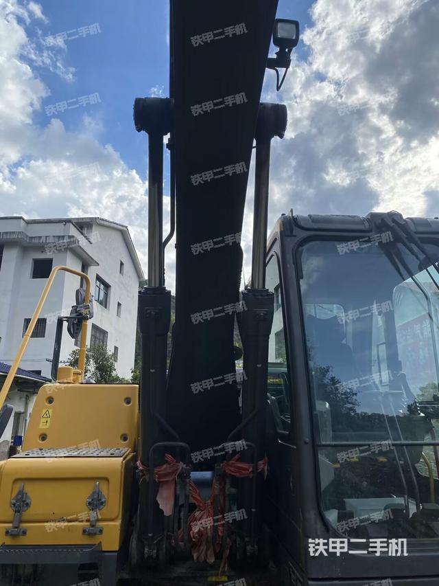 大臂油缸整體?豎拍（工作和回轉(zhuǎn)裝置）