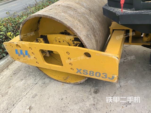 正后侧（压路机前后车架）