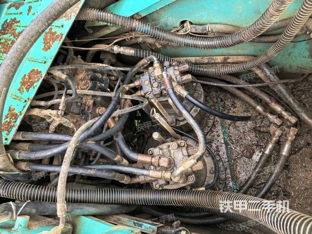 回轉(zhuǎn)馬達(dá)（上車部件）