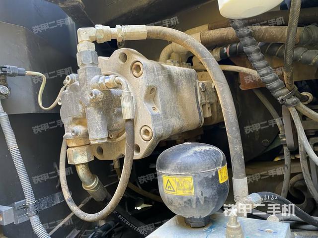 液壓泵斜45?右（大件艙室）