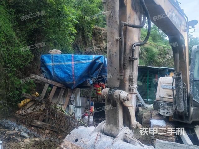 鏟斗右后整體（工作和回轉裝置）