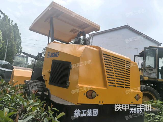 左后45°（压路机整机外观）