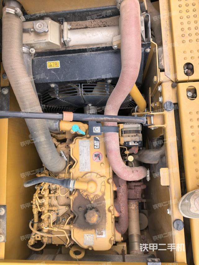 氣門室蓋螺絲特寫（上車部件）