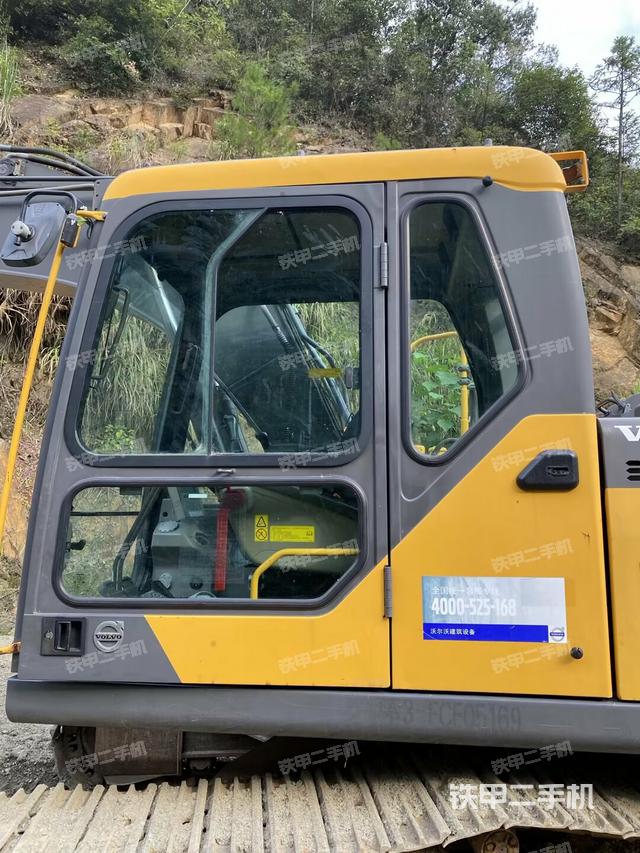 駕駛室正側(cè)（駕駛室部分）