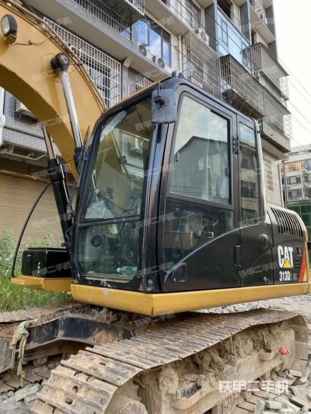 駕駛室左前45度（駕駛室部分）