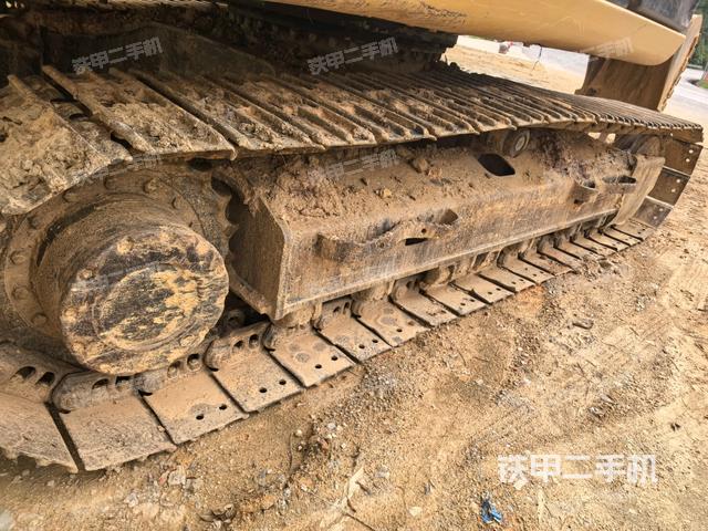 右驅(qū)動(dòng)輪（行走機(jī)構(gòu)）