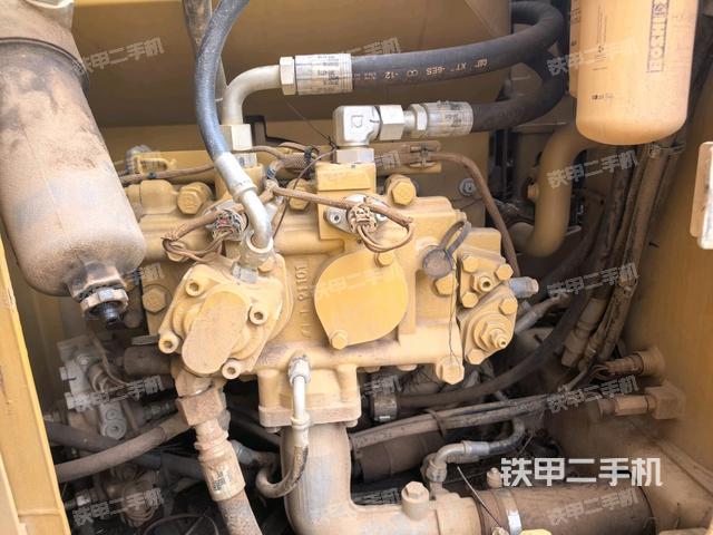 液壓泵斜45?左（大件艙室）