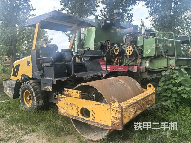 右前45°（压路机整机外观）