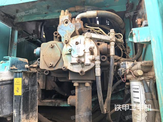 液壓泵斜45?右（大件艙室）