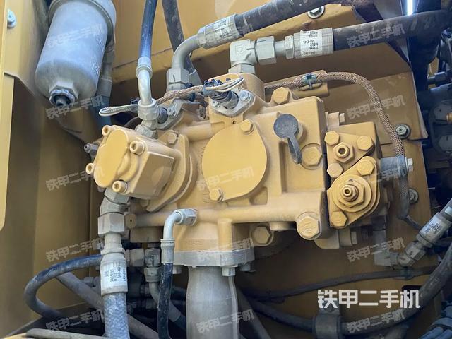 液壓泵斜45?左（大件艙室）