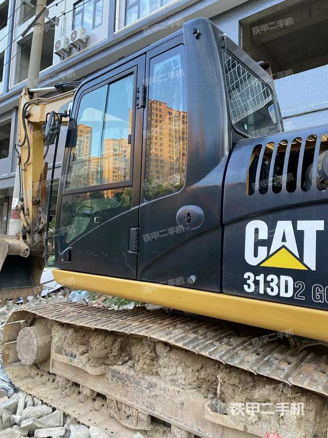 駕駛室左后45度（駕駛室部分）