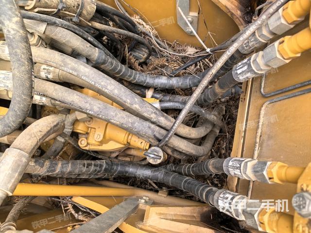 發(fā)動(dòng)機(jī)室（上車部件）