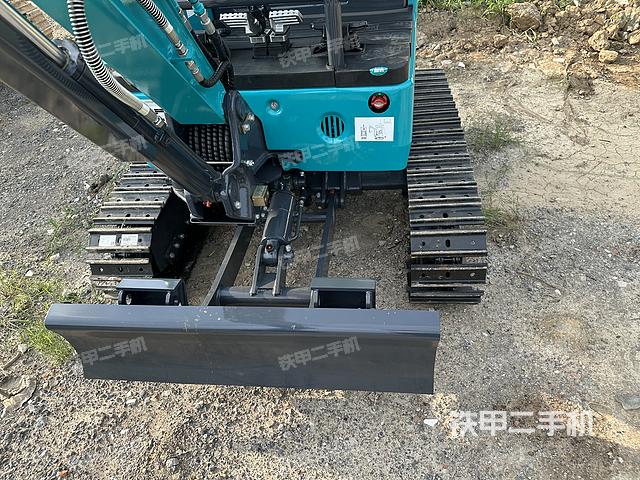 單側(cè)履帶整體（整機(jī)外觀）