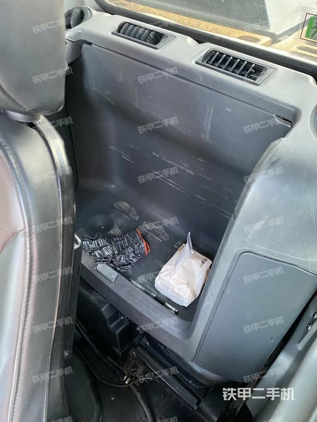 座椅后部（駕駛室部分）