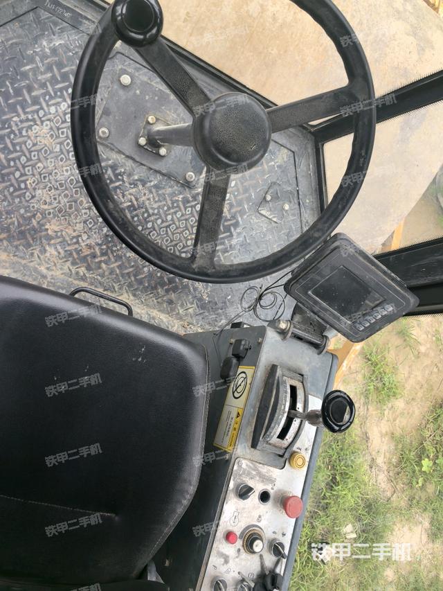 后玻璃角標(biāo)（壓路機駕駛室）