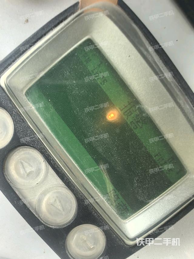 驾驶室内座椅、仪表操作手柄全景（压路机驾驶室）