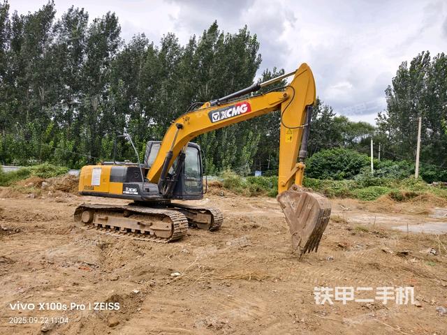 徐工XE150D挖掘機(jī)