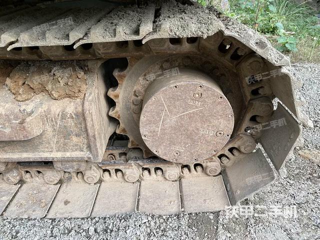 右驅(qū)動(dòng)輪（行走機(jī)構(gòu)）