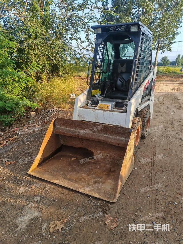 山貓S70滑移裝載機(jī)