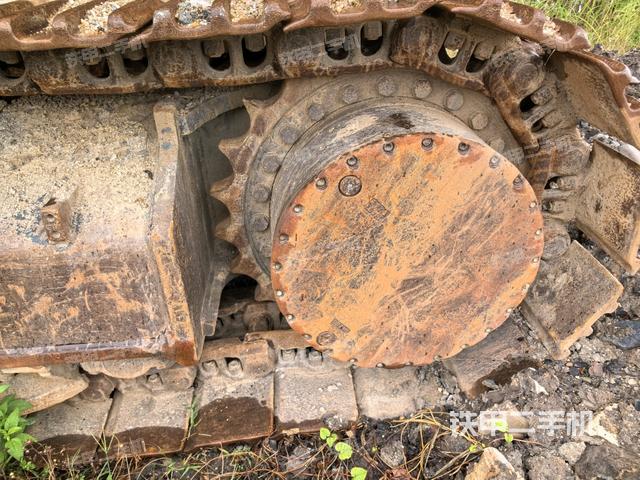 左驅(qū)動輪（行走機(jī)構(gòu)）