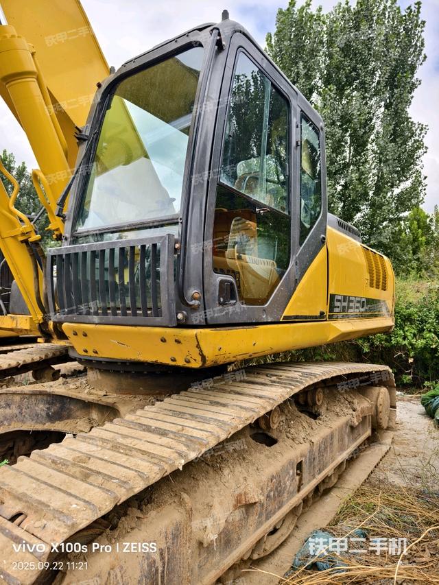 駕駛室整體（整機(jī)外觀）