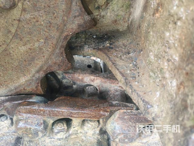 左侧行走马达盖板（行走机构）