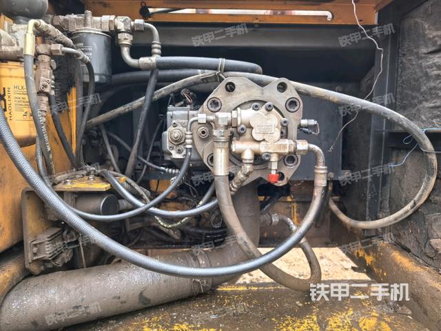 液压泵斜45 左（大件舱室）