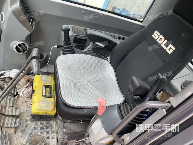 驾驶室整体（整机外观）