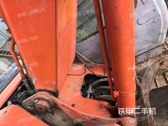 大臂背部俯視（工作和回轉(zhuǎn)裝置）