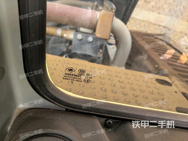 右側(cè)玻璃角標(biāo)（駕駛室部分）