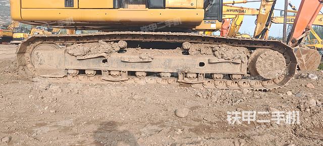 单侧履带整体（整机外观）