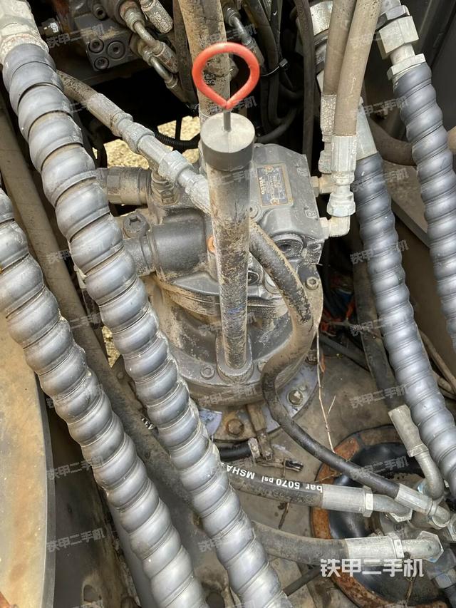 回轉(zhuǎn)馬達(dá)（上車部件）