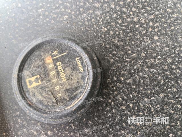 驾驶室侧向上照全景（压路机驾驶室）