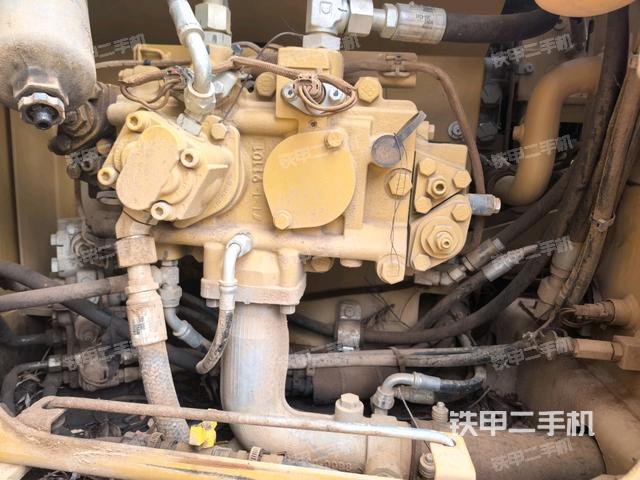 液壓泵斜45?右（大件艙室）