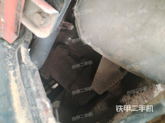 液壓泵艙室正面整體（整機(jī)外觀）