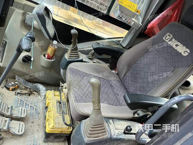 驾驶室整体（整机外观）