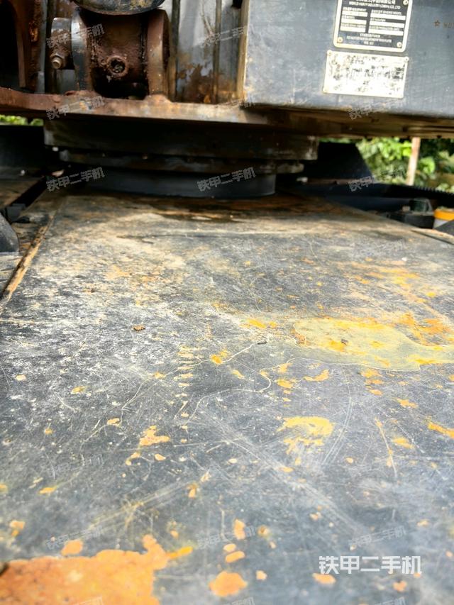 转盘和下车架正前（工作和回转装置）