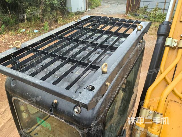 驾驶室顶部（整机外观）