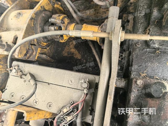 散热器全景（压路机发动机舱）