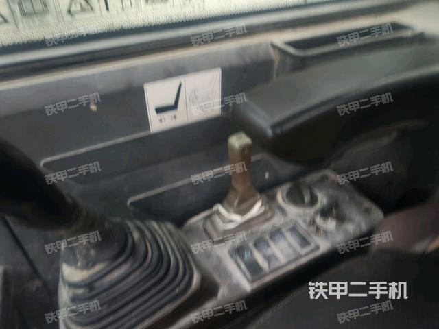 座椅右側控制臺/鑰匙門/油門/含右手柄（駕駛室部分）