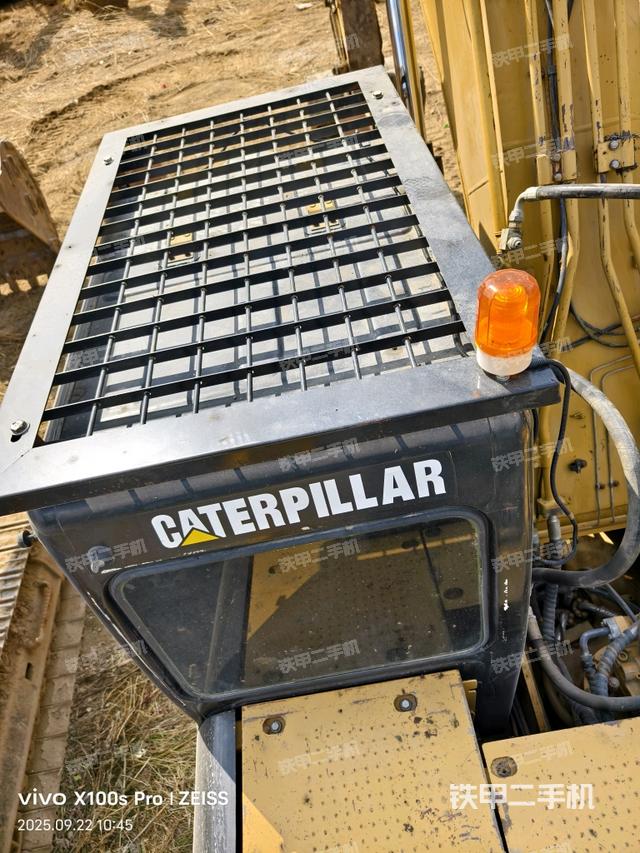 驾驶室顶部（整机外观）