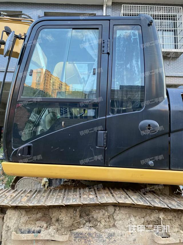 駕駛室正側(cè)（駕駛室部分）